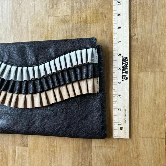 Western Faux Leather Rustic Ruffle Classy Statement Envelope Clutch Bag Purse - Picture 9 of 11